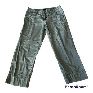 ⚡️ Calvin Klein Capri Pants ~ Size 4 ⚡️